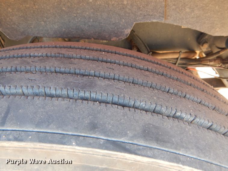 image for item DG0269 2007 Kenworth T800 semi truck