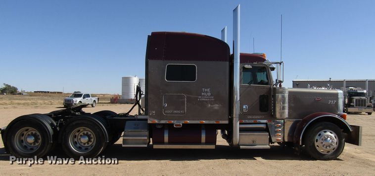 image for item DG0270 2006 Peterbilt 379 semi truck