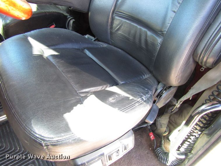 image for item DG0270 2006 Peterbilt 379 semi truck