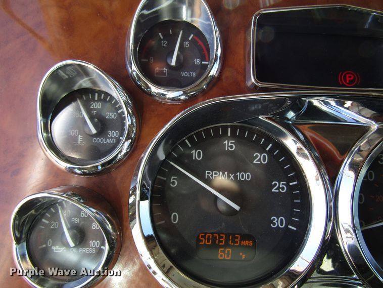 image for item DG0270 2006 Peterbilt 379 semi truck