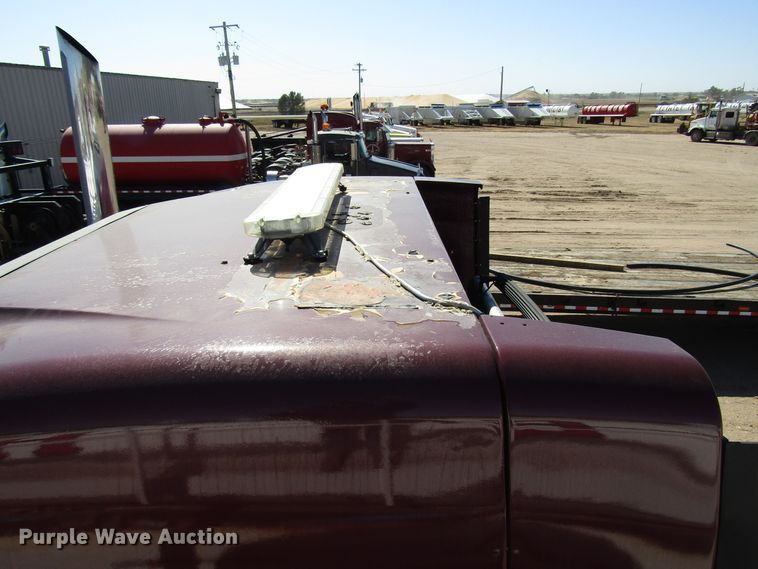 image for item DG0270 2006 Peterbilt 379 semi truck