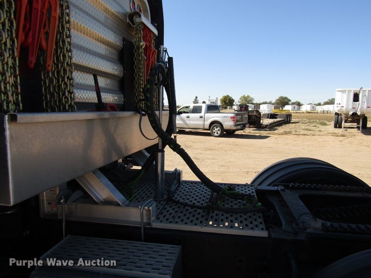 image for item DG0270 2006 Peterbilt 379 semi truck