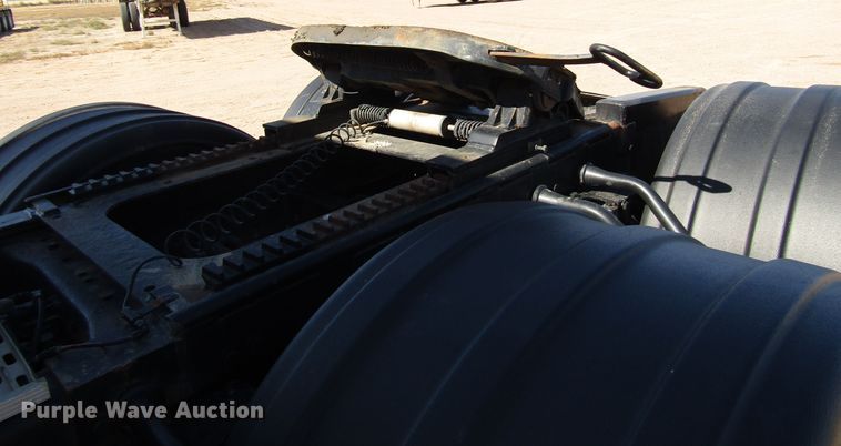 image for item DG0270 2006 Peterbilt 379 semi truck