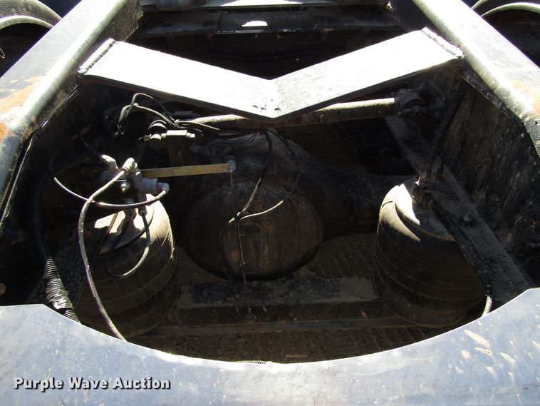 image for item DG0270 2006 Peterbilt 379 semi truck