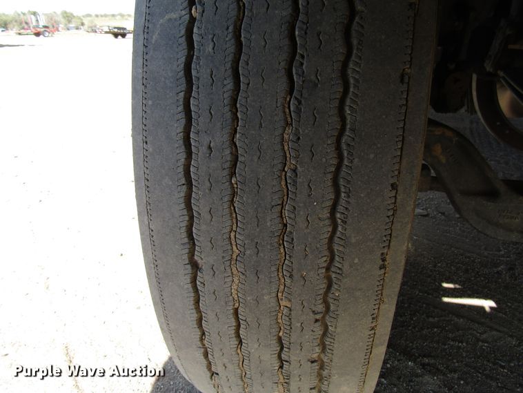 image for item DG0270 2006 Peterbilt 379 semi truck