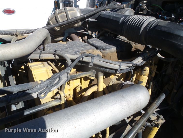 image for item DG0270 2006 Peterbilt 379 semi truck