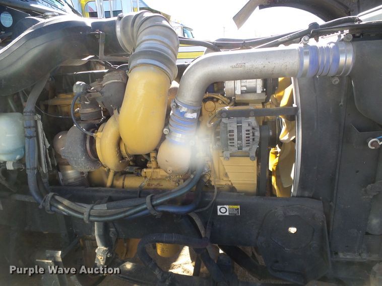 image for item DG0270 2006 Peterbilt 379 semi truck