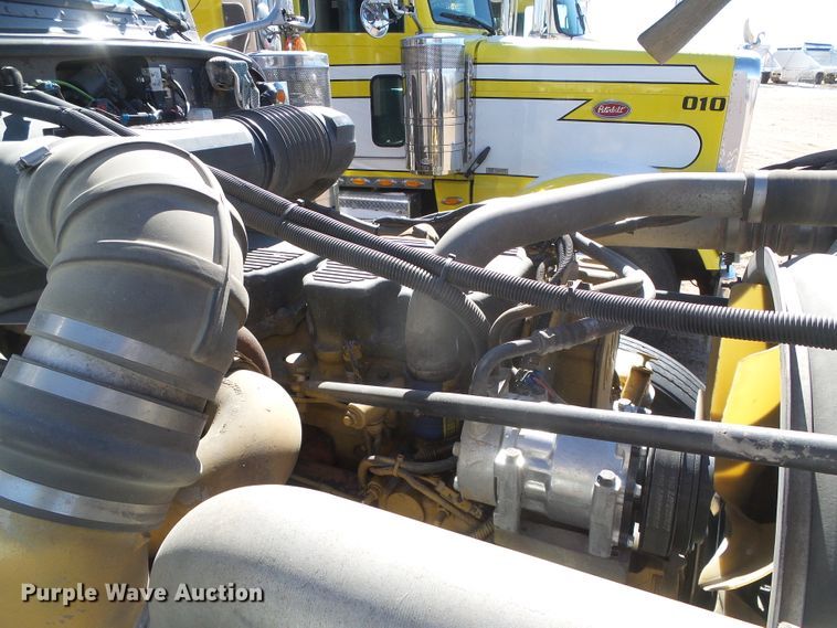 image for item DG0270 2006 Peterbilt 379 semi truck