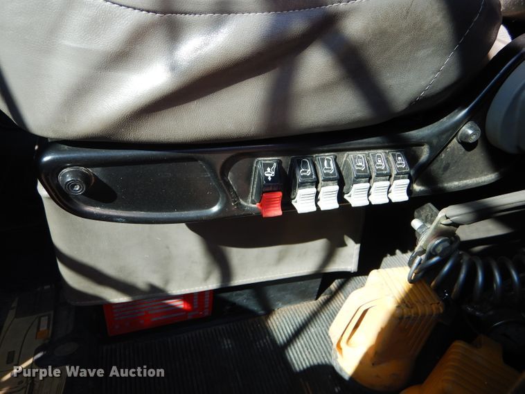 image for item DG0271 2007 Kenworth T800 vacuum / pump truck