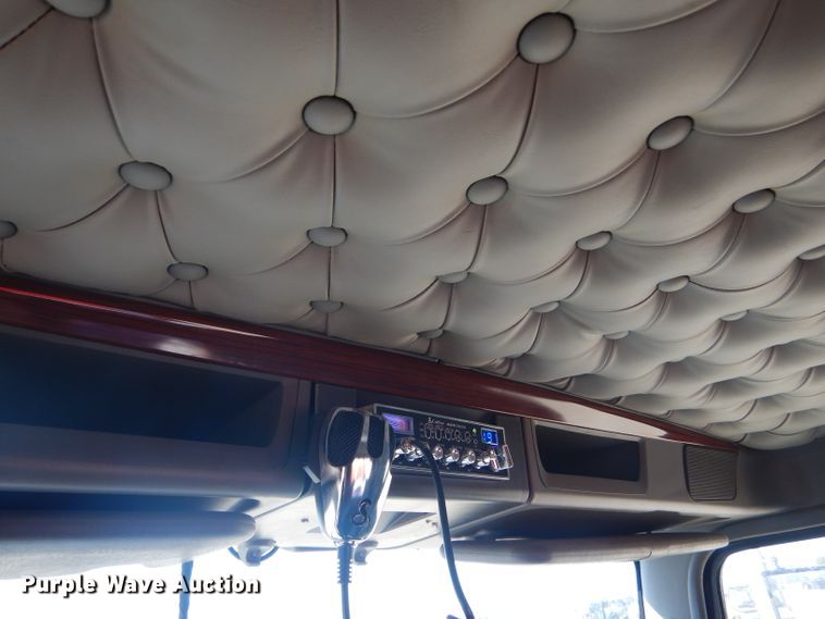 image for item DG0271 2007 Kenworth T800 vacuum / pump truck