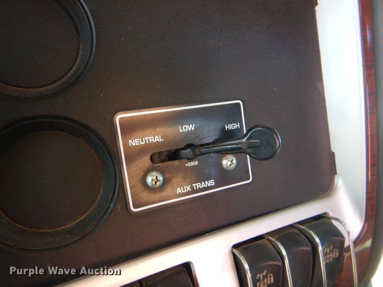 image for item DG0271 2007 Kenworth T800 vacuum / pump truck