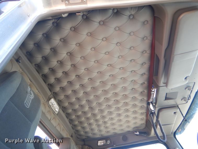 image for item DG0271 2007 Kenworth T800 vacuum / pump truck