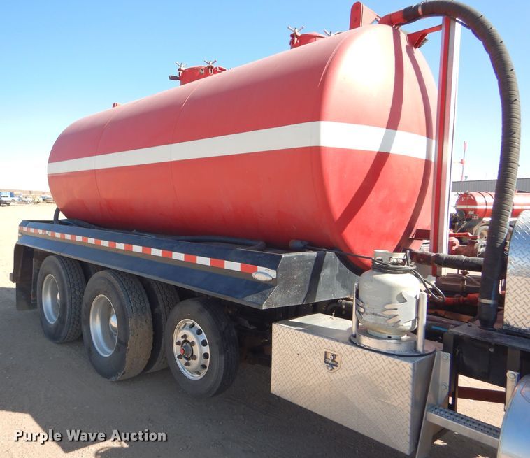 image for item DG0271 2007 Kenworth T800 vacuum / pump truck