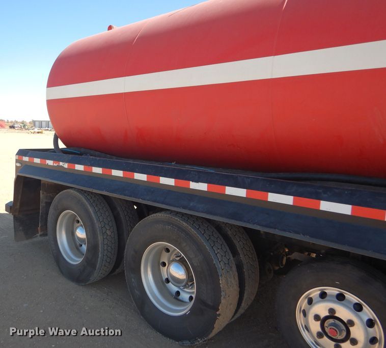 image for item DG0271 2007 Kenworth T800 vacuum / pump truck