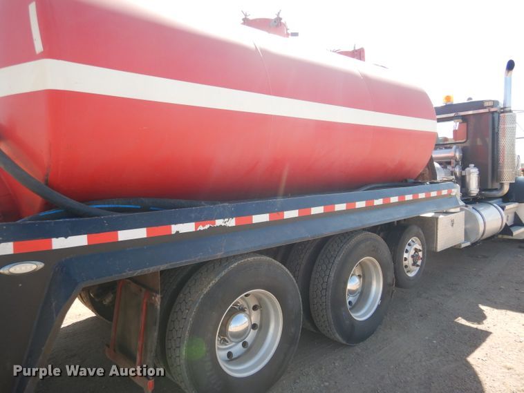 image for item DG0271 2007 Kenworth T800 vacuum / pump truck