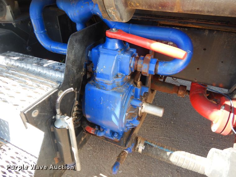 image for item DG0271 2007 Kenworth T800 vacuum / pump truck