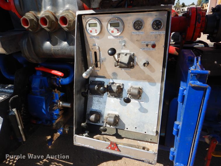 image for item DG0271 2007 Kenworth T800 vacuum / pump truck