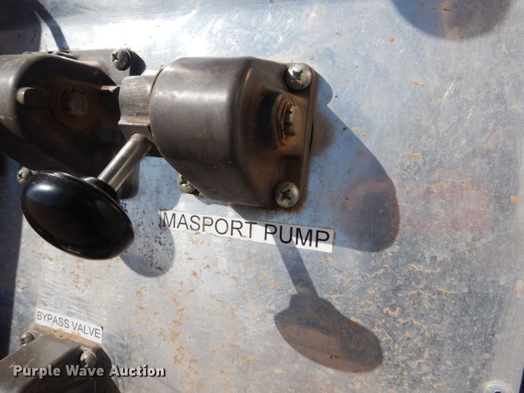 image for item DG0271 2007 Kenworth T800 vacuum / pump truck