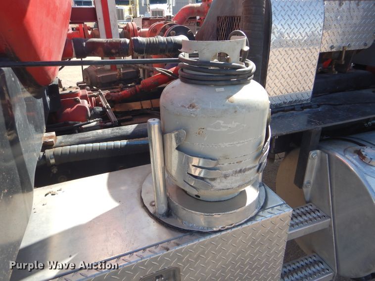 image for item DG0271 2007 Kenworth T800 vacuum / pump truck