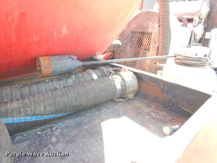 image for item DG0271 2007 Kenworth T800 vacuum / pump truck