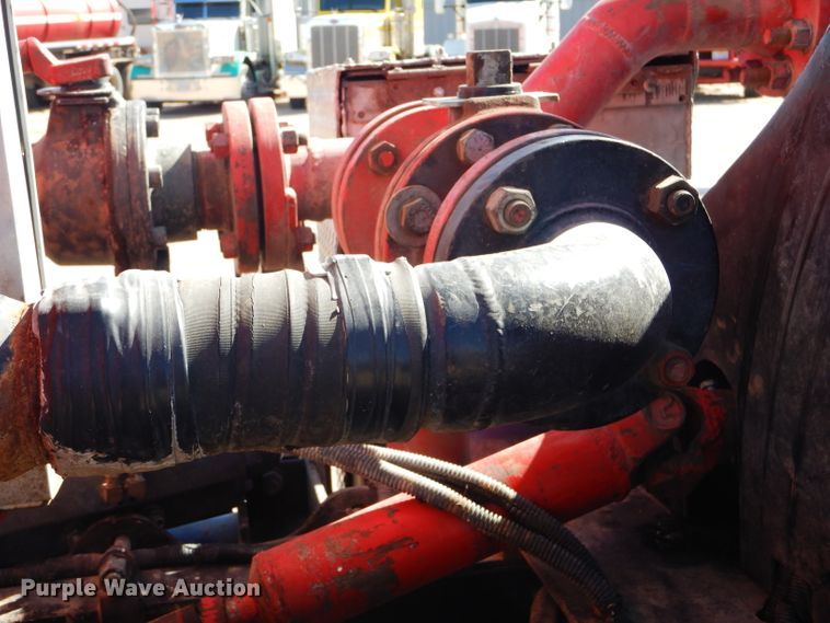 image for item DG0271 2007 Kenworth T800 vacuum / pump truck