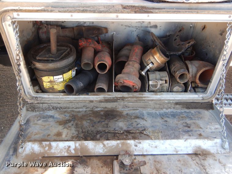 image for item DG0271 2007 Kenworth T800 vacuum / pump truck