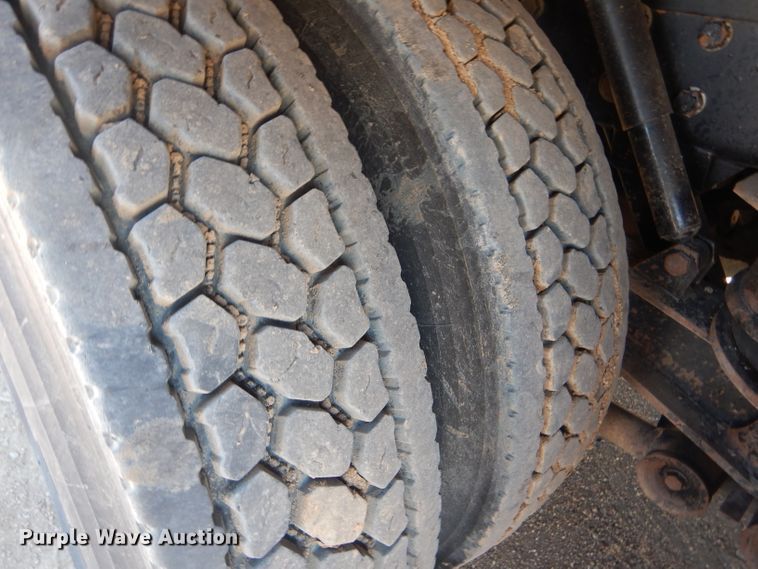 image for item DG0271 2007 Kenworth T800 vacuum / pump truck