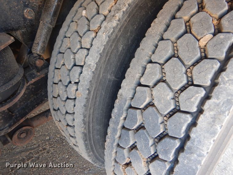 image for item DG0271 2007 Kenworth T800 vacuum / pump truck