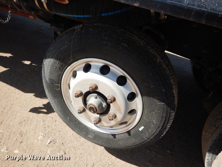 image for item DG0271 2007 Kenworth T800 vacuum / pump truck