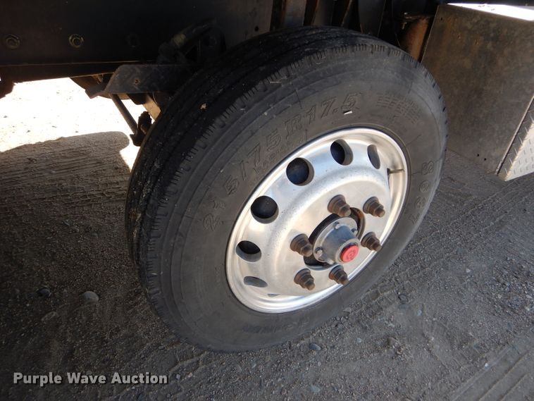 image for item DG0271 2007 Kenworth T800 vacuum / pump truck