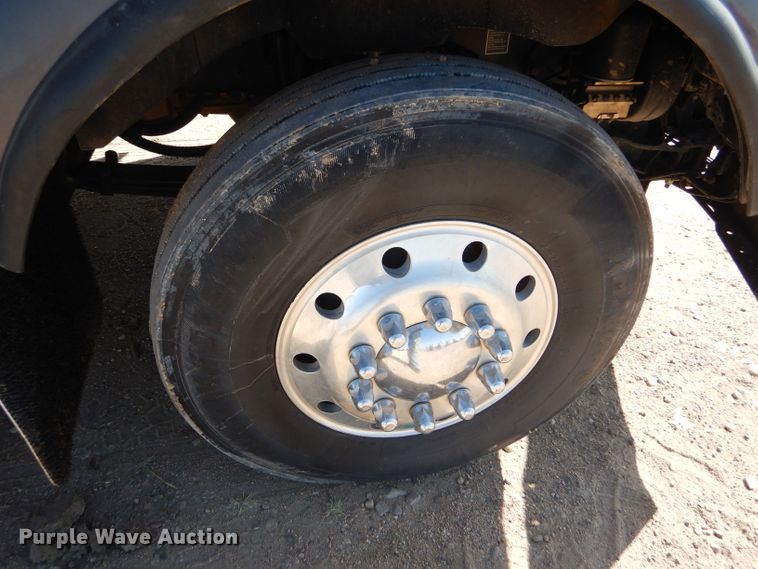 image for item DG0271 2007 Kenworth T800 vacuum / pump truck