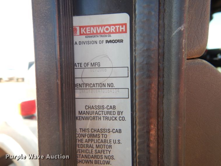 image for item DG0271 2007 Kenworth T800 vacuum / pump truck