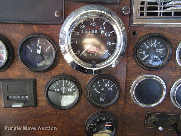 image for item DG0274 1991 Peterbilt 377 semi truck