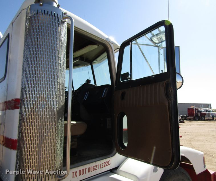 image for item DG0274 1991 Peterbilt 377 semi truck