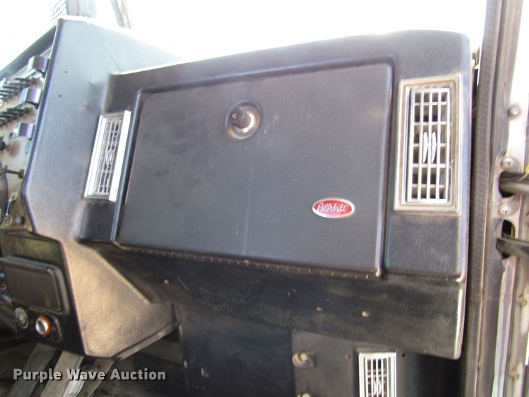 image for item DG0274 1991 Peterbilt 377 semi truck