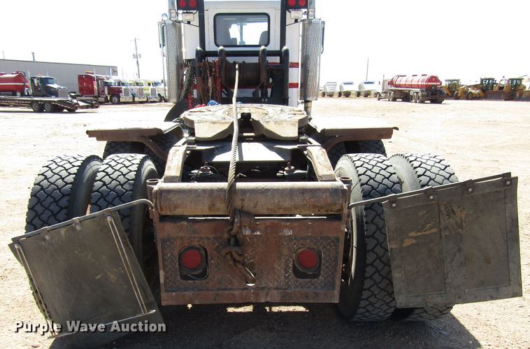 image for item DG0274 1991 Peterbilt 377 semi truck