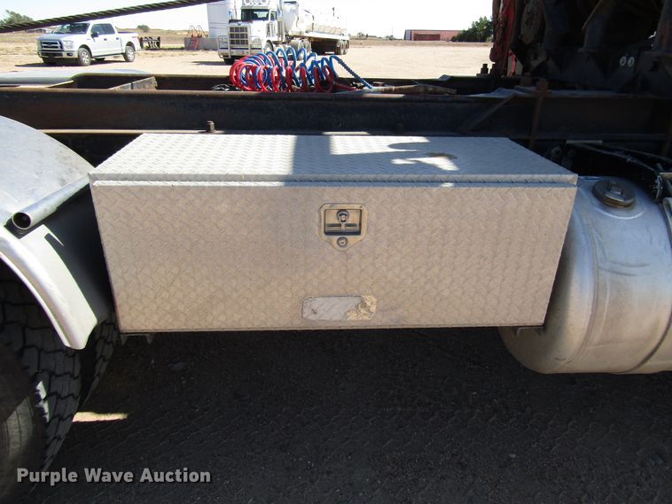 image for item DG0274 1991 Peterbilt 377 semi truck