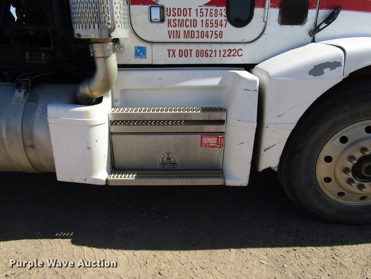 image for item DG0274 1991 Peterbilt 377 semi truck