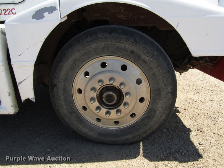 image for item DG0274 1991 Peterbilt 377 semi truck