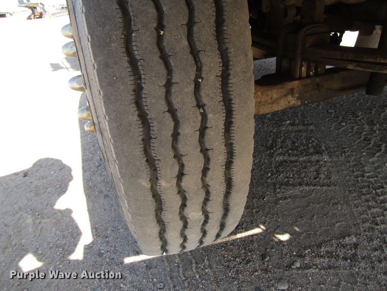 image for item DG0274 1991 Peterbilt 377 semi truck