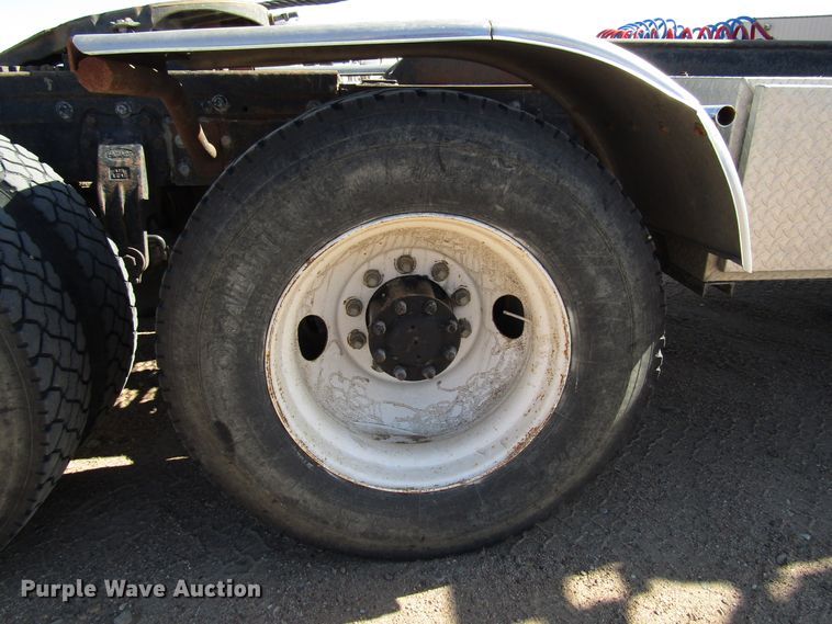 image for item DG0274 1991 Peterbilt 377 semi truck