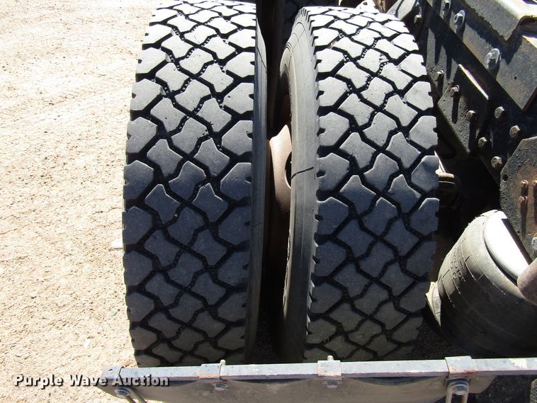 image for item DG0274 1991 Peterbilt 377 semi truck