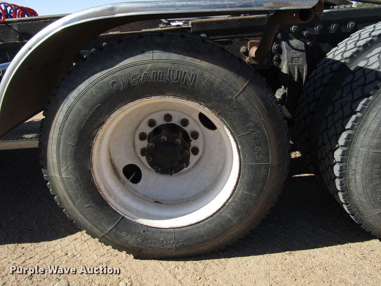 image for item DG0274 1991 Peterbilt 377 semi truck