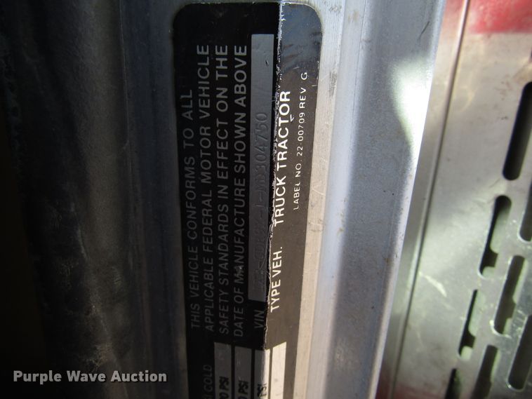 image for item DG0274 1991 Peterbilt 377 semi truck