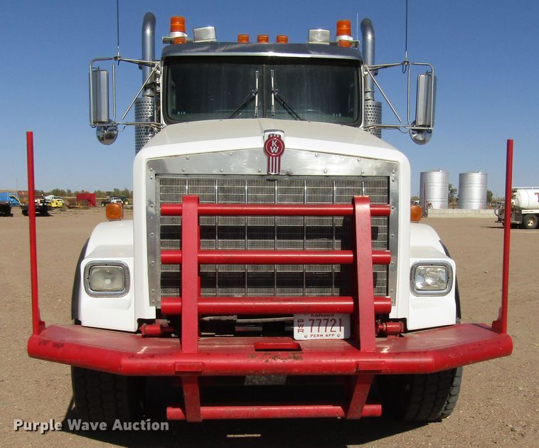 image for item DG0275 2007 Kenworth T800B winch truck