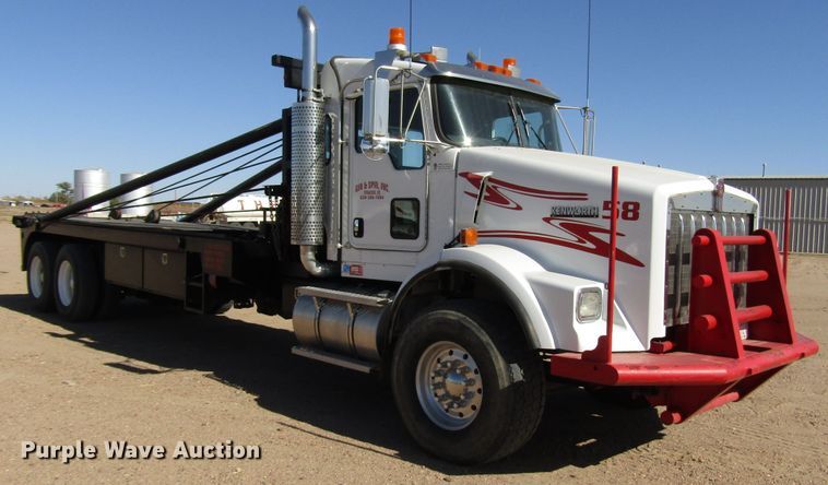 image for item DG0275 2007 Kenworth T800B winch truck