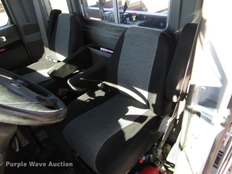 image for item DG0275 2007 Kenworth T800B winch truck