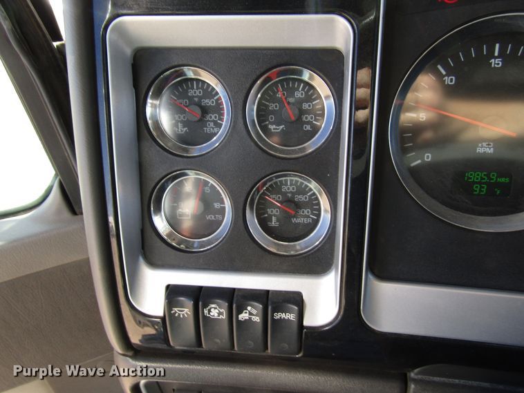 image for item DG0275 2007 Kenworth T800B winch truck