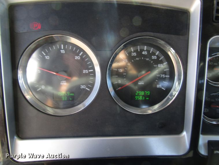 image for item DG0275 2007 Kenworth T800B winch truck