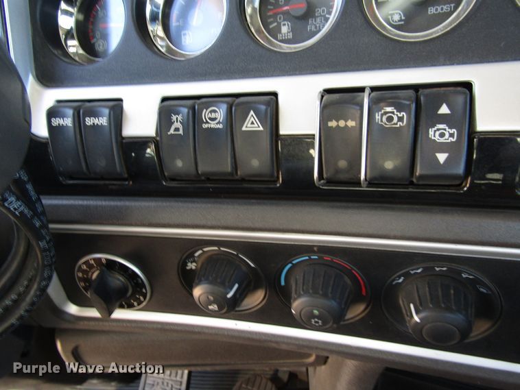 image for item DG0275 2007 Kenworth T800B winch truck